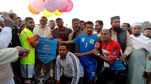 সান্তাহারে বঙ্গবন্ধু আন্ত:জেলা ফুটবল টুর্ণামেন্টর উদ্বোধন 