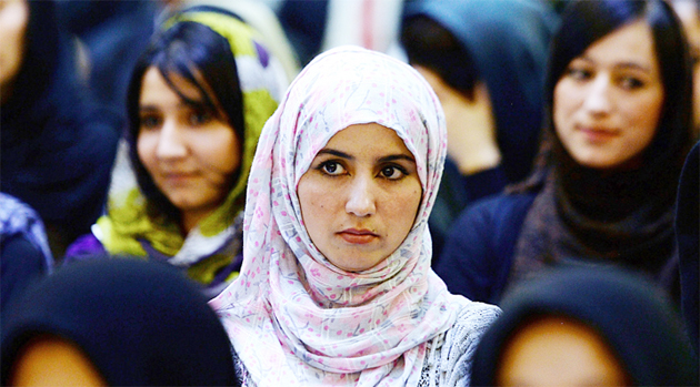 উচ্চশিক্ষায় বিদেশ যাত্রাও নিষেধ আফগান নারীদের